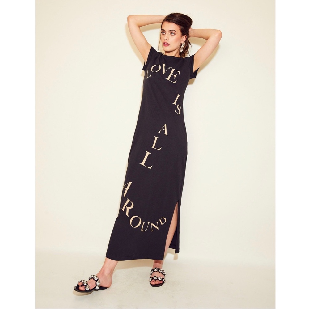 “Love is all around” T-shirt column dress